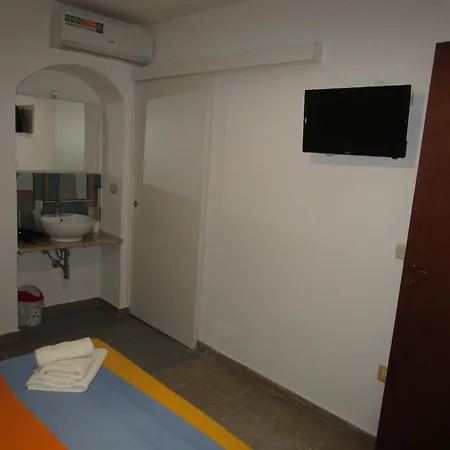 Zurigo Val Di 3* Noto