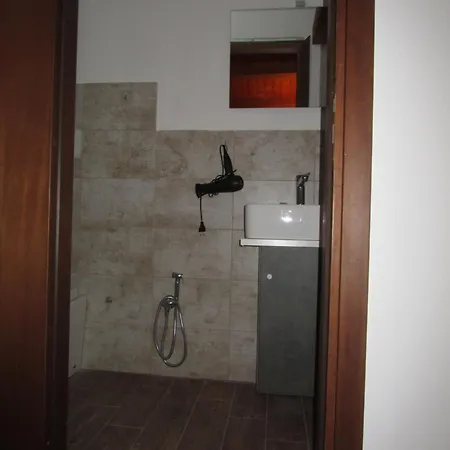 Zurigo Val Di Bed and Breakfast 3*