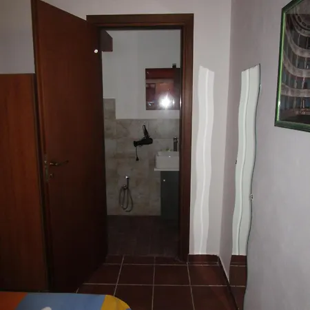 Zurigo Val Di Bed and Breakfast 3*